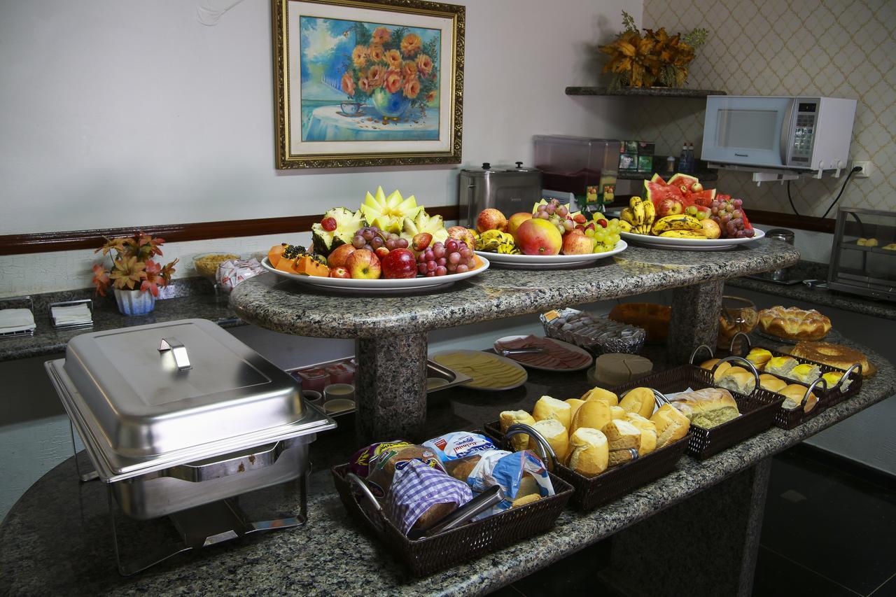 Bandeirantes Hotel กูยาบา ภายนอก รูปภาพ